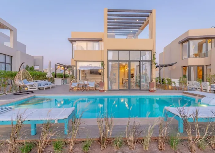 Villa La Casa De Playa Tawila On Island 4br Private With Heated Pool