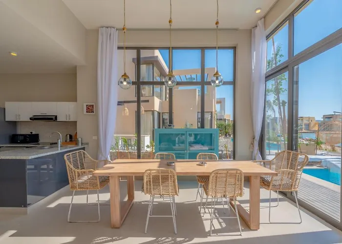 La Casa De Playa Tawila On Island 4br Private With Heated Pool