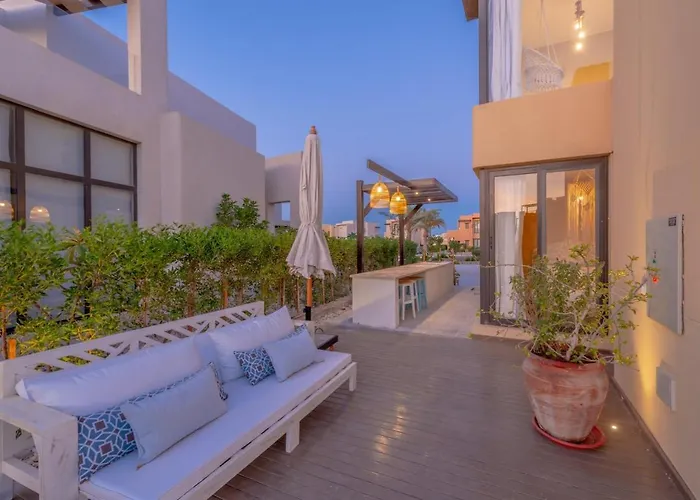 La Casa De Playa Tawila On Island 4br Private With Heated Pool Hurghada